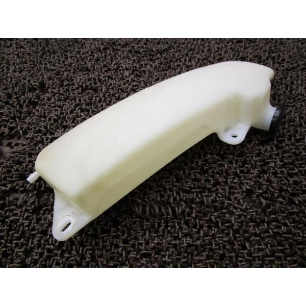 FZR400　クーラントタンク商品説明始動確認済み車両からの取り外しとなります。使用感等に伴うキズございます。商品の状態は、画像にてご確認下さい。修復素材に、いかがですか♪中古品の為、神経質な方のご入札はご遠慮願います。【車両情報】■メーカ...