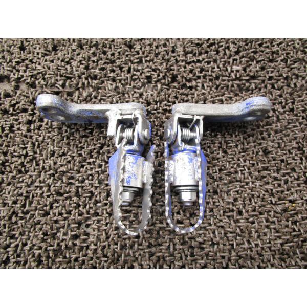 SX125R メインステップ ステー 左右 ●C2494！SF41B スズキ 【 F413 】 キャブ車 動画有
