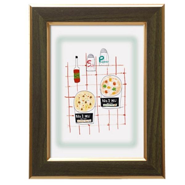 大理石調または木目調の模様に 金ラインが映える高級感のあるフレームです。■外寸：174×225mm■内寸：129×180mm■窓寸：119×170mm■重量：400g■パッケージ：かぶせ箱・ヘッダー付ＰＰ袋本体：樹脂製　面材：ガラス縦横兼用...