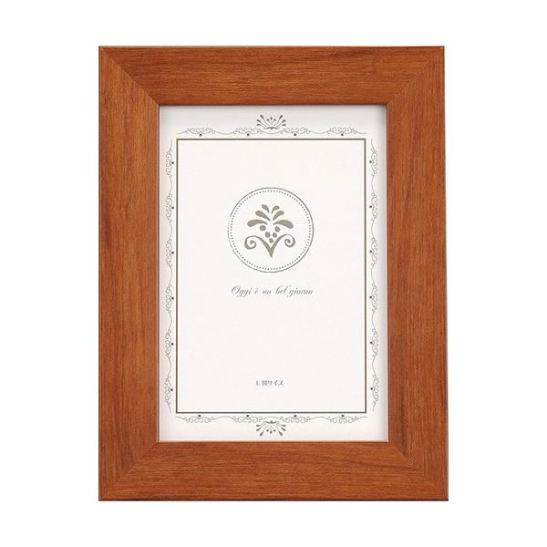 落ち着いた雰囲気が魅力のL判用木目調フレーム。■外寸：120×158mm■内寸：89×127mm■窓寸：79×117mm■重量：160g■パッケージ：ヘッダー付ＯＰＰ袋本体：樹脂製　面材：ガラス縦横兼用スタンド付【フォトフレーム/額縁/写真...