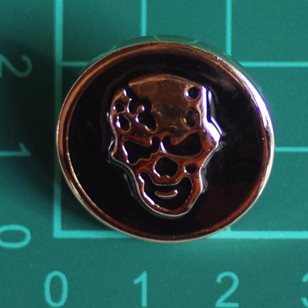 プラスチックボタン・足付き・直径約25ｍｍ スカル 髑髏 ドクロ