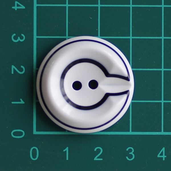プラスチックボタン・直径約30ｍｍ 幾何学模様