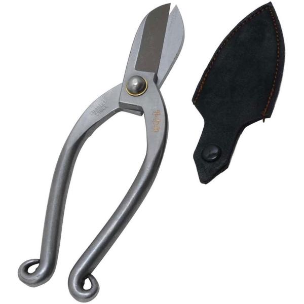 サビにくいステンレス刃でフラワーアレンジメントや生け花に最適【商品仕様】原産国:日本生木切断能力:9mm刃部:ステンレスサイズ:幅約50×高さ約180×奥行約20mm重量:約180g【用途】花鋏【特徴】・剪定・整枝・花切り用・錆びにくいステ...