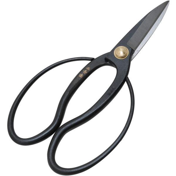 効率抜群の刃長タイプ・切れ味抜群の鋼付刃【商品仕様】原産国:日本刃の仕様:表面梨地仕上全長:約200mm刃長:約65mm重量:約230g生木切断能力:8mm仕様:本鍛造・鋼付(安来鋼白紙2号)刃部:刃物鋼【用途】木鋏【特徴】・鋼付刃で切れ味...