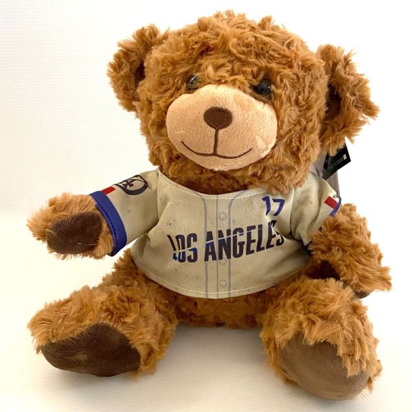 この「MLB ロサンゼルス・ドジャース DODGERS 公式 ユニホームベア」は、可愛らしさ満点のアイテムです！大谷翔平選手のユニホームを着たこのベアは、ファンにはたまらない一品。コネクトシリーズの一環として、FOCOによって提供されていま...