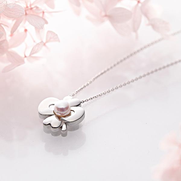 【未開封】ハローキティ シークレット蝶 ネックレス1BOX コンプ ハローキティ [ムーンレーベル 公式] ネックレス Hello Kitty Clover