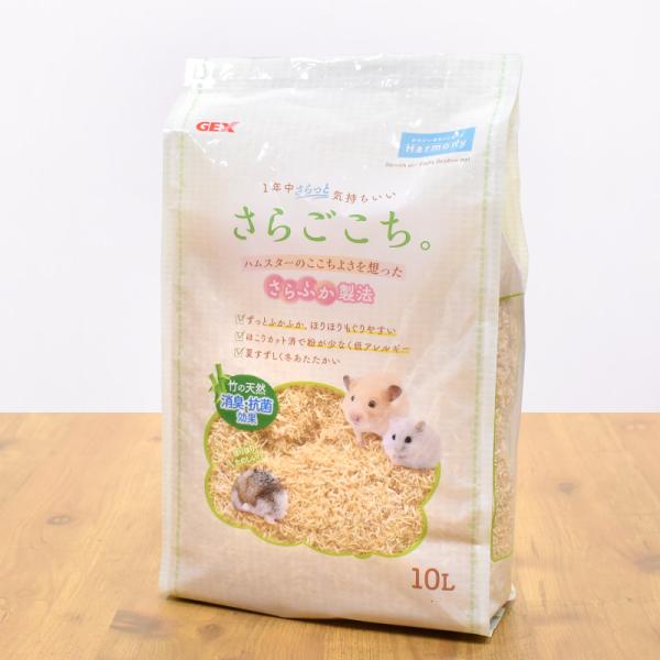 対象：ハムスター材質：竹生産国：中国商品区分：小動物用床材/巣材/マット●ハムスターの心地良さを想った、さらふか製法の床材です。夏は涼しく、冬は暖かく、一年中快適に使用することができます。●竹が細かく均一にカットされています。空気を含みやす...