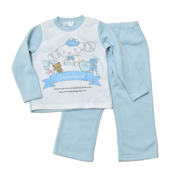 光る！サンリオ シナモロール 長袖　長パンツ丈のパジャマ 暖かな裏起毛を使用　蓄光仕様でプリント部分に光をあてると、暗いところでキャラクターが浮かびあがります　　品質表示： 本体/ポリエステル70％ 綿30％、　　リブ部分/ポリエステル62...