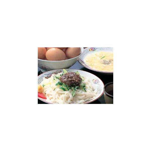 朝から行列ができるほど、ファンが多い『白龍』の盛岡じゃじゃ麺。並んでいるのは、ビジネスマン、ＯＬ、観光客、修学旅行生・・・一度食べると、その美味しさが忘れられなくて、クセになってしまうのです。じゃじゃ麺は、うどんも特別！香ばしい肉炒め味噌も...