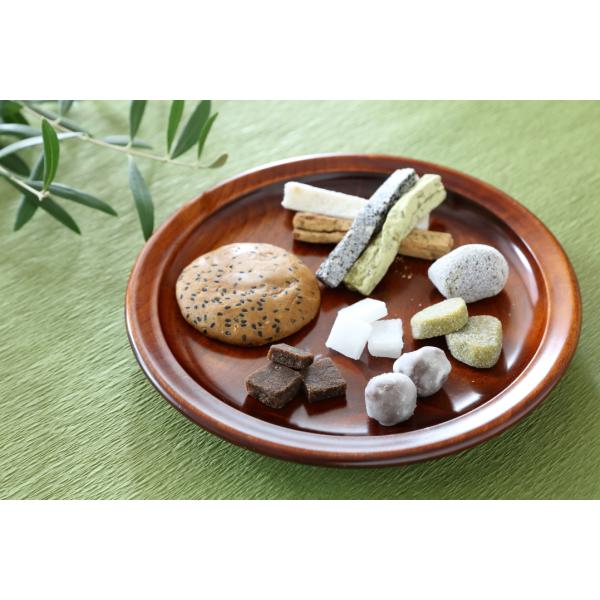 「関口屋菓子舗」は創業明治２６年の盛岡駄菓子の老舗です。盛岡駄菓子はもち米や胡麻、豆などを黒砂糖や水飴を入れて甘さを出した素朴さのあるお菓子のことです。添加物、保存料一切使っていない、地元産を中心とした原料を使って、子どもにも安心して食べて...