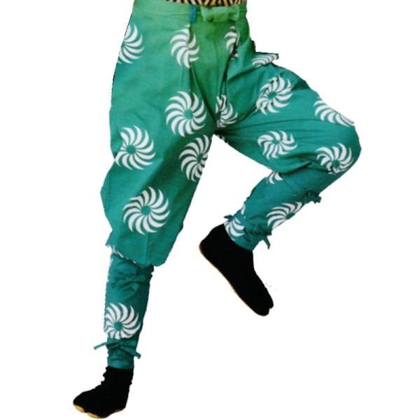 祭りの賑わいを彩り、観衆を魅了する手古舞（てこまい）。<br>その華やかな演舞を支える大切な要素の一つが、たっつけ袴です。<br>裾が足首でキュッと絞られた独特のシルエットは、足さばきを美しく見せるだけでなく、動きの...