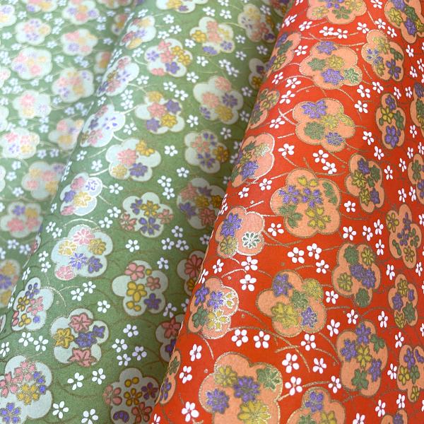 友禅染の着物のような華やかな柄の和紙です。折り紙、和紙人形、小物作り等々のクラフトにお使い頂けます。サイズ： 630mm x 930mm (柄により若干誤差があります。)産地： 京都備考： 機械漉和紙