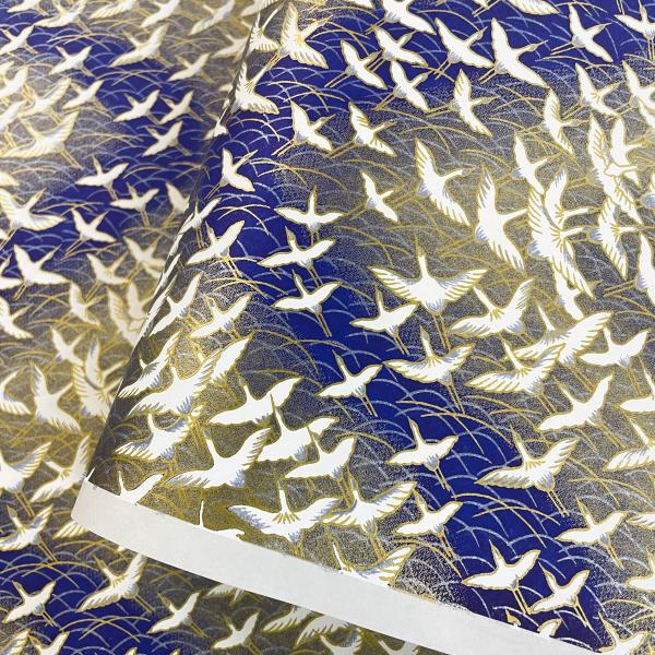友禅和紙 豪華 飛び立つ鶴 青地に金雲 紺 大判 約63ｘ93cm 千代紙