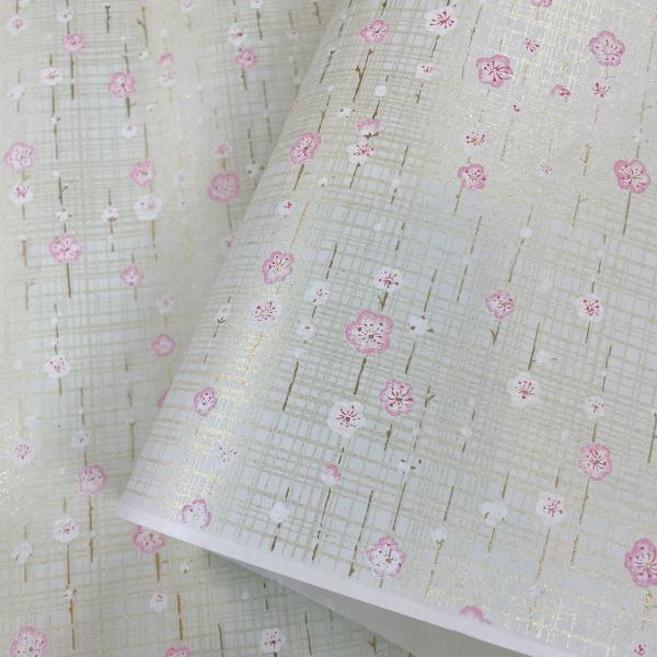 華やかな友禅和紙 やさしい色の梅の花  淡い緑 パールグリーン 大判 約63ｘ93cm 千代紙