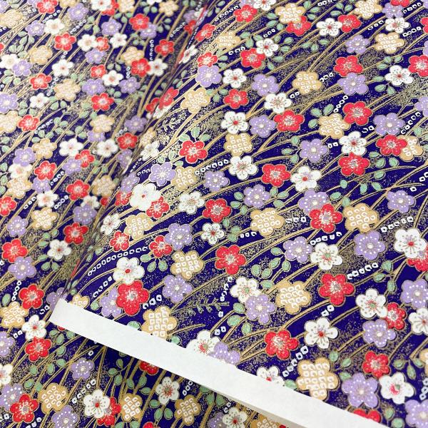華やかな友禅紙 紫色地に白 赤 藤色の梅 小花と葉 大判 約63ｘ93cm 千代紙