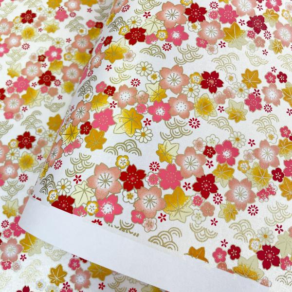 華やかな友禅和紙 紅葉と桜 青海波 パールホワイト 光沢のある白  大判 約63ｘ93cm 千代紙