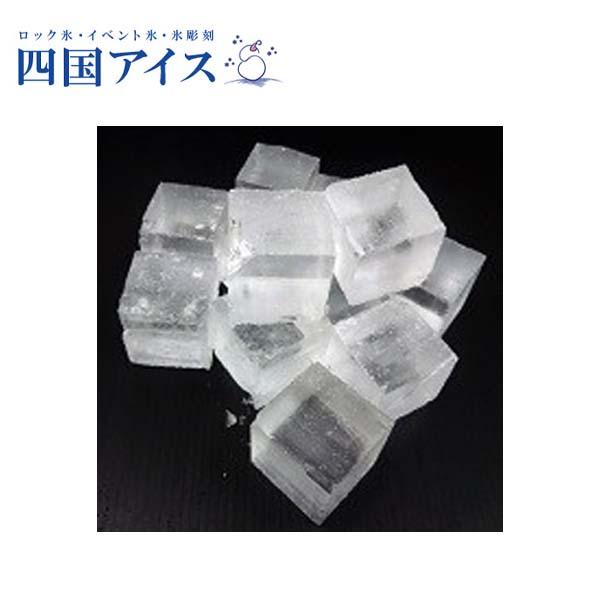 四国アイス　キューブアイス　LLサイズ　約1.0ｋｇ　1袋　（45mm角　約11個入り）  ロックアイス ウイスキー 梅酒 水割り バー キャンプ 四角い氷 家飲み