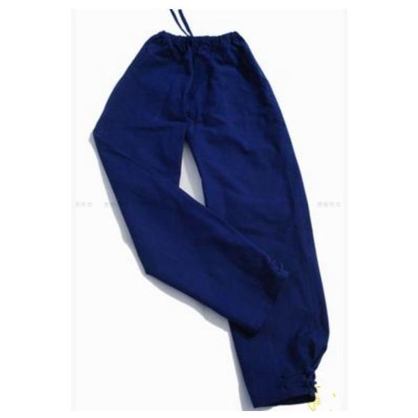 純正の綿（コットン）製・カンフーパンツサイズ：165ｃｍ、170ｃｍ、175ｃｍ、180ｃｍ（185ｃｍ、190ｃｍはお取り寄せ可）左右にポケット付き足首用のボタン付きウエストは、ゴムのみ（紐があるものございます）※：モデルが試着している画...