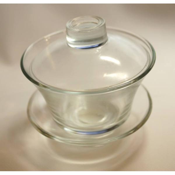 工芸茶などに最適なガラスの蓋碗蓋碗とは、功夫茶用の蓋付きの湯飲みのことです。茶葉の性質により色々な淹れ方が有りますが、とりあえず茶葉を入れて、湯を注ぎ、蓋をして茶葉が開くまで少し蒸らすだけで、お手軽に美味しい中国茶が飲めます。本商品は最近中...