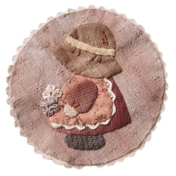 ★スーちゃんとお花のタペストリー★ハンドメイド・パッチワーク パッチワークタペストリー完成品 スーちゃんのミニタペストリー