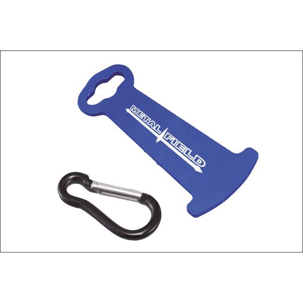 ■詳細■○カラー：ブルー○カラナビ付属（ガンメタ）○ヘルメットDリング内側が直線22mmのスペースあれば使用可能▲注意点▲※製品はアルマイト処理につき画像の色合いとは異なる場合があります。※ヘルメットの種類によってはDリングが小さく使用でき...