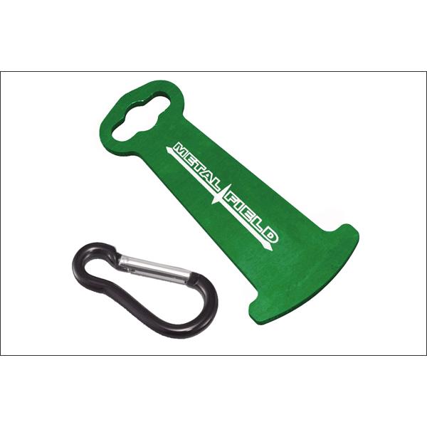 ■詳細■○カラー：グリーン○カラナビ付属（ガンメタ）○ヘルメットDリング内側が直線22mmのスペースあれば使用可能▲注意点▲※製品はアルマイト処理につき画像の色合いとは異なる場合があります。※ヘルメットの種類によってはDリングが小さく使用で...