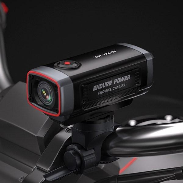 配線不要の簡単取り付け！バイク用小型ドライブレコーダー。・200万画素のイメージセンサー搭載クリアな映像を記録します。・122度の超広角レンズとF値2.0の大口径レンズの組み合わせで広範囲の画像を記録する事が出来ます。・最大連続6時間録画が...