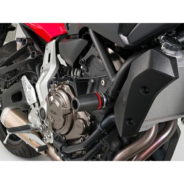 転倒時のダメージを最小限に！樹脂製パッドが転倒時のダメージを吸収し、マシンへのダメージを最小限に抑えます。樹脂製パッドとアルミベースの一体構造により十分な強度を確保。転倒時の衝撃を受け流し、クランクケース割れなどの致命的なマシンダメージを最...