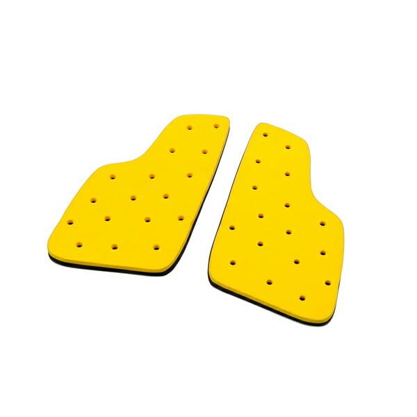 分割式でお手軽に装着できる入門タイプのソフトプロテクター。10mmと薄型でも優れた衝撃吸収性を持つ瞬間硬化素材を使用。※黄色の面が身体側になります。