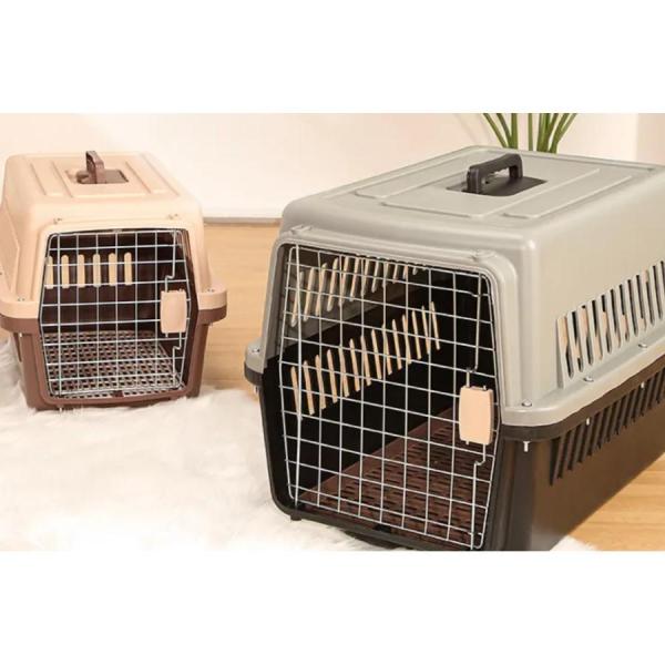 飛行機や電車を利用した旅行やドライブなどに☆コンテナタイプのペットキャリーです。バイカラーのシンプルデザインで通気性も◎7kgまでのワンちゃんやネコちゃんに対応可能?（メーカー計測値、保証値ではありません。）サイズについて画像をご参照くださ...