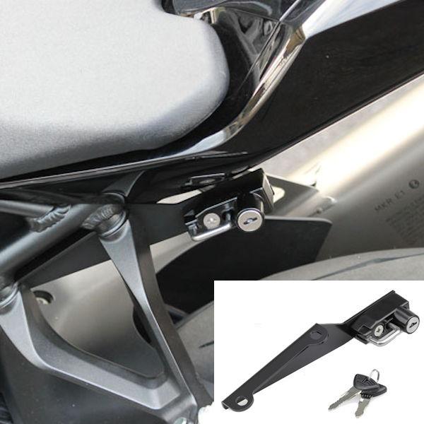 適合車種：HONDACBR1000RR-R/SP FIREBLADE (2BL-SC82) 2020年〜●定番の便利アイテムのヘルメットロックシリーズに新型CBR1000RR-R用が登場！タンデムステップへの共締め固定で違和感なく装着出来ま...