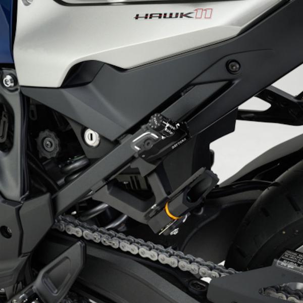 適合車種：HONDAHAWK11（'22）〈8BL-SC85〉カギが増えない、ダイヤル式ヘルメットロックダイヤル式なのでカギが増えないヘルメットホルダー。車種専用設計なので、ボルトオンで装着できます。解錠する数字は任意で変更可能。2ダイヤル...