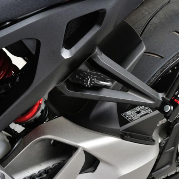 適合車種：HONDACB1000R（'18〜'24）〈2BL/8BL-SC80〉カギが増えない、ダイヤル式ヘルメットロックダイヤル式なのでカギが増えないヘルメットホルダー。車種専用設計なので、ボルトオンで装着できます。解錠する数字は任意で変...