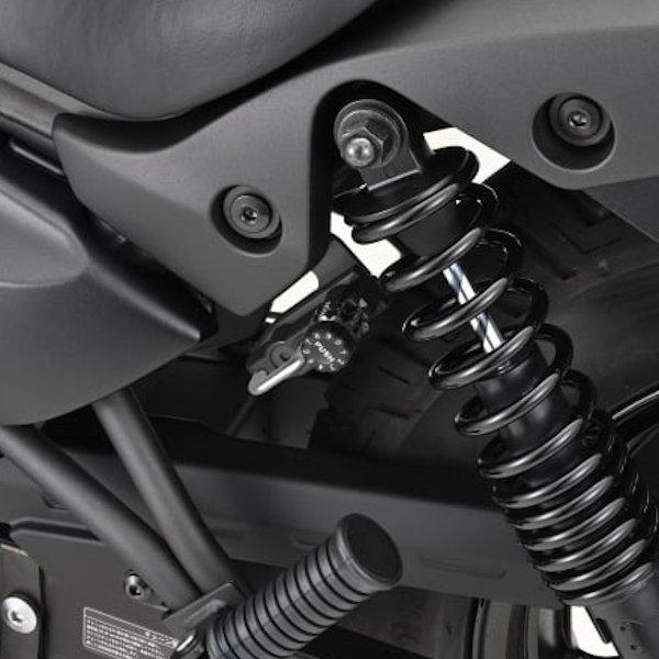 適合車種：KAWASAKIELIMINATOR（'24〜'25）〈8BL-EL400A〉カギが増えない、ダイヤル式ヘルメットロックダイヤル式なのでカギが増えないヘルメットホルダー。車種専用設計なので、ボルトオンで装着できます。解錠する数字は...