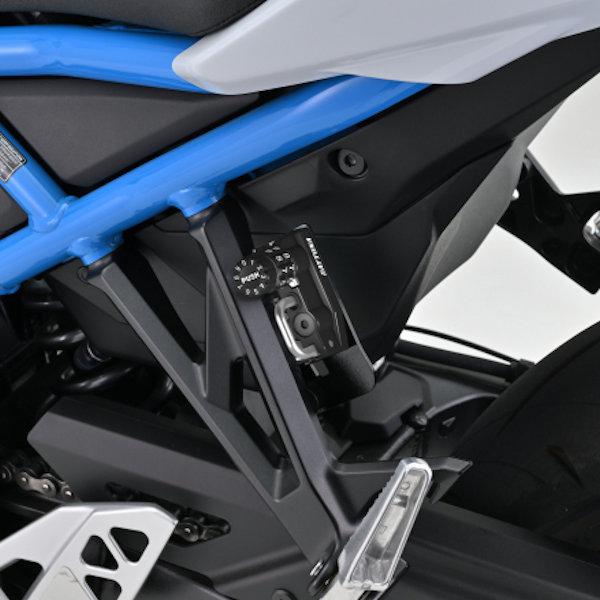 適合車種：SUZUKIGSX-8R/8S（'24）〈8BL-EM1AA〉カギが増えない、ダイヤル式ヘルメットロックダイヤル式なのでカギが増えないヘルメットホルダー。車種専用設計なので、ボルトオンで装着できます。解錠する数字は任意で変更可能。...