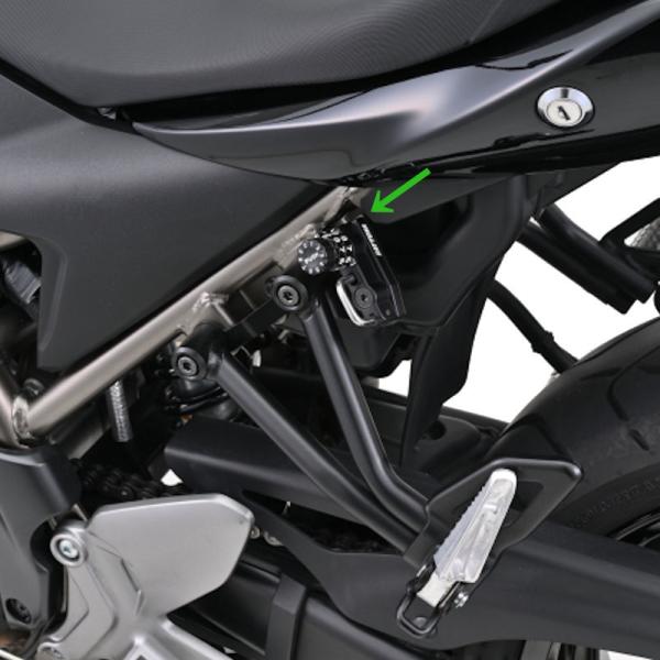適合車種：SUZUKISV650/X（'16〜'24）2BL-VP55B/8BL-VP55Eカギが増えない、ダイヤル式ヘルメットロックダイヤル式なのでカギが増えないヘルメットホルダー。車種専用設計なので、ボルトオンで装着できます。解錠する数...