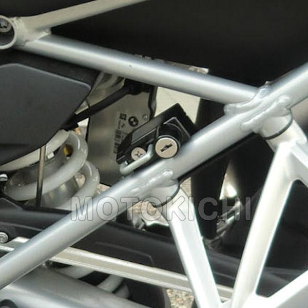 適合車種：BMW R1200GS/AD 2013年〜お待たせしました発売から時間が経ちましたが、BMW 水油冷エンジンモデル対応のヘルメットロック、記念モデルR nine T用が発売します。さらに今世間を騒がすDUCATIスクランブラー用も...