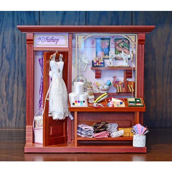 ミニチュア店 ハンドメイド ドイツ ミニチュア・洋裁店 ソーイングショップ 壁掛け : 横浜元町