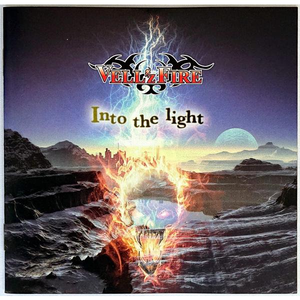 国内盤・帯付き／日本、ハードロック／2013年作品／歌詞掲載ディスクの再生面に約8cmの長さの目立つキズ2箇所あり（再生には影響のない程度です）／帯にケースではさんだキズあり／ほか、目立つキズや汚れ等無し商品は通販用に在庫確保いたしておりま...