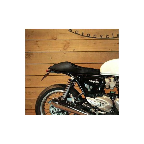 スラクストン 1200 ブラックレザー レーサーシート BAAK Triumph