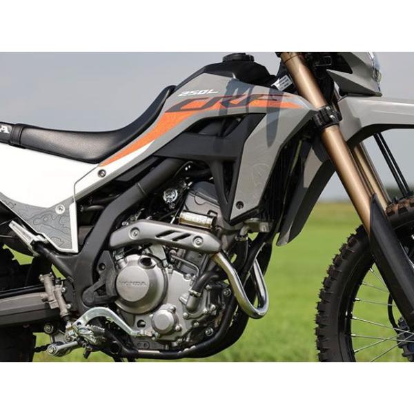 ●メーカー名：SP忠男 / SP TADAO(スペシャルパーツタダオ)●商品名：POWER BOX パイプ SANPOメーカー品番：CR2-PB-44JANコード：4571117960540CRF250L超軽量ステンレス ポリッシュ仕上げド...