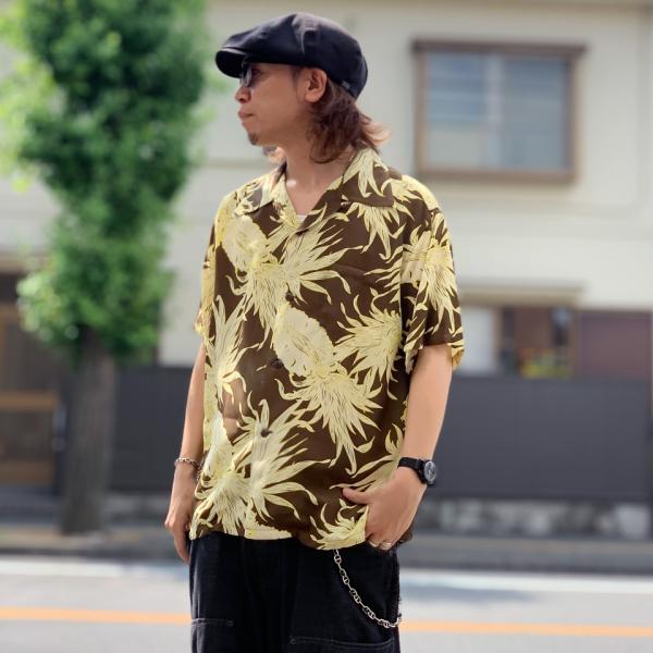 美品SUN SURF ハワイアンシャツ 半袖 ダークブラウン SUN SURF アロハシャツ XS レーヨン サンサーフ 茶 ブラウン