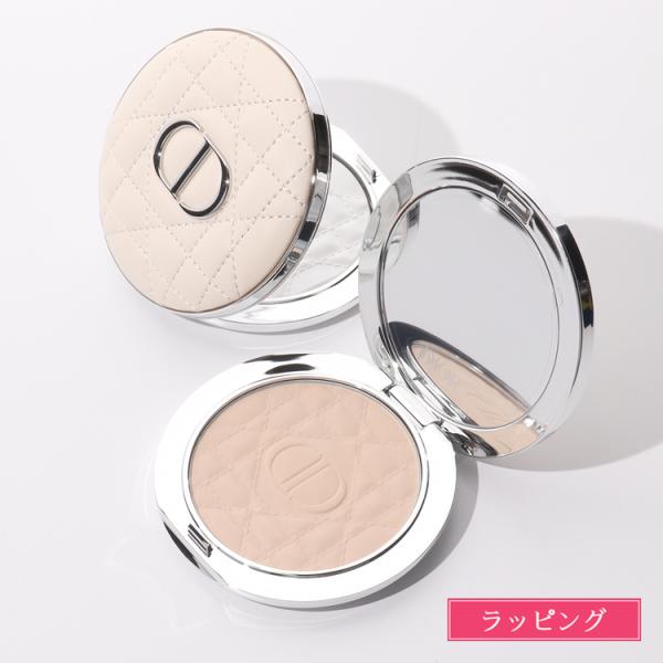 ・ヌード ラディアント フィルター 00 ルミネセントディオール フォーエヴァーから、毛穴などのノイズを消し去るようにカバーし、自然な輝きと明るさをプラスするヌード ラディアント フィルター パウダーが新登場。繊細なパール剤をクリアなジェル...