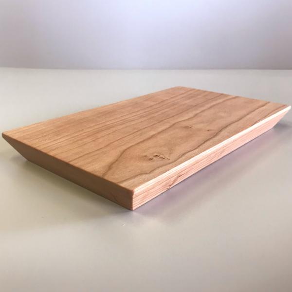 ブラックチェリー材一枚板のカッティングボード・まな板 40cm