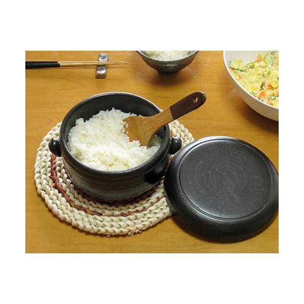 【スペック】おひつ鍋 2合用：Φ18×高さ10.5(cm)萬古焼・国産【備考】しゃもじ、鍋敷きなど、付属品は付いておりません。冷蔵用です、冷凍保存しないでください。箱に入れてお届けします。手作り品、焼き物のため、商品画像の物と、色合いや形、...