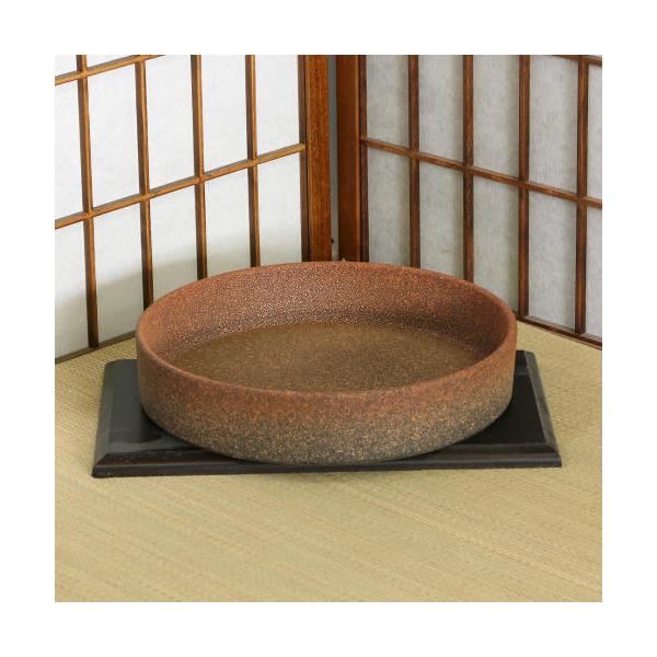 【スペック】水盤：Φ30.5×高さ6(cm) 信楽焼・国産【備考】花台等は付きません。華道用品にて販売しております。箱入りでお届けします。池坊・嵯峨御流など、華道、生花用としてお使い頂けるおしゃれな生け花の花器です。盆栽やオブジェに、お庭で...