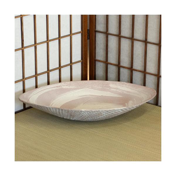 【スペック】水盤 17号：幅51×奥行32×高さ9(cm) 信楽焼・国産【備考】花台等は付きません。華道用品にて販売しております。箱入りでお届けします。池坊・嵯峨御流など、華道、生花用としてお使い頂けるおしゃれな生け花の花器です。盆栽やオブ...