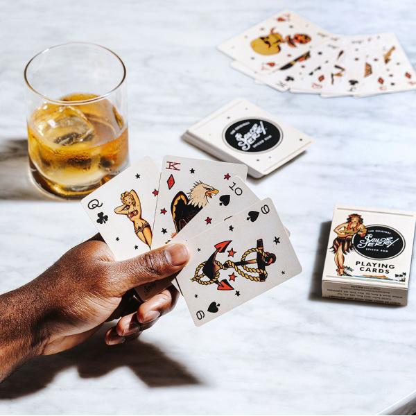 PLAYING CARDS 2 トランプ Amazon.co.jp: Plastic Playing Cards, 54 Count, Set of 2 : Toys & Games
