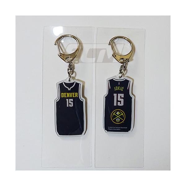 クレジットカード決済の場合のみネコポスでのご発送（350円税込）が可能になりました。ご希望の場合、備考欄に「ネコポス希望」とご記載ください。（記載がないと通常発送です）■商品説明NBA公認のユニフォーム型アクリルキーホルダーです。こちらは国...