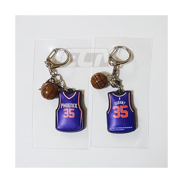 クレジットカード決済の場合のみネコポスでのご発送（350円税込）が可能になりました。ご希望の場合、備考欄に「ネコポス希望」とご記載ください。（記載がないと通常発送です）■商品説明NBA公認のユニフォーム型ラバーキーホルダーです。こちらは国内...